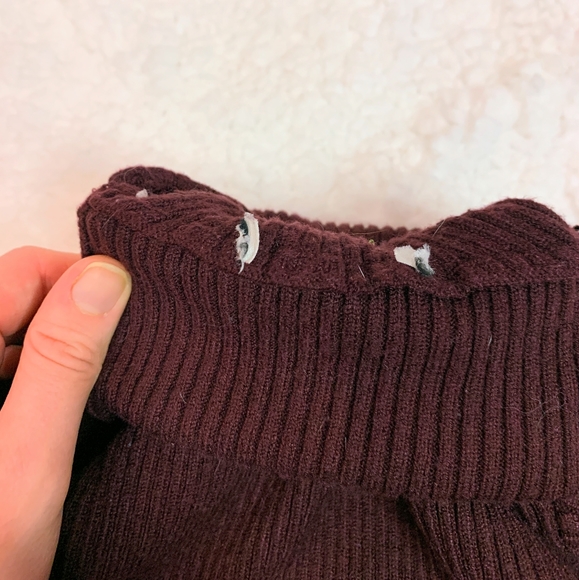 Red Turtleneck sweater - Picture 5 of 6